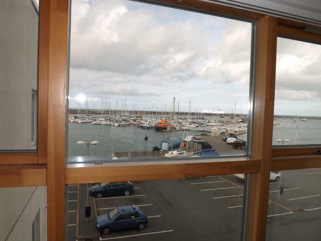 Ynys Lawd, Holyhead Marina Apartment Exterior photo